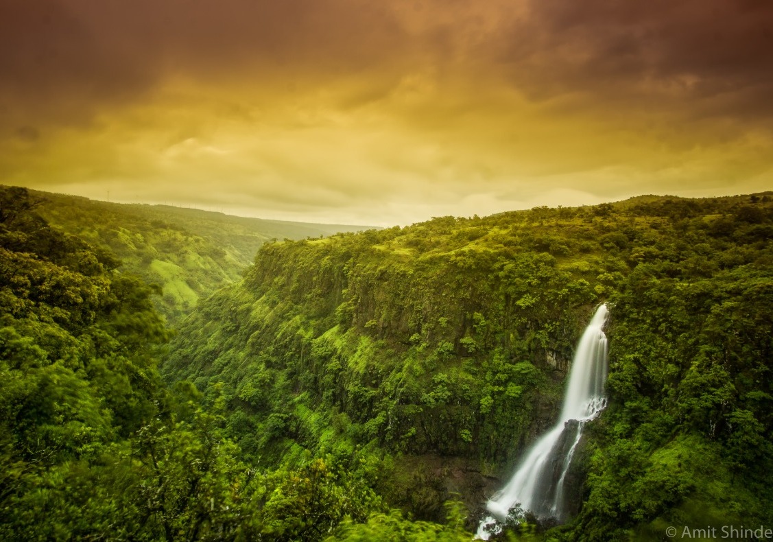 Toseghar Waterfall 