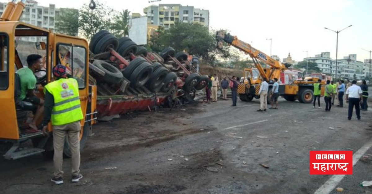 pune truck travels accident