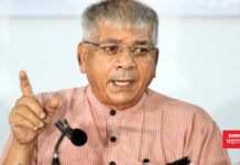 औरंगजेबाची मजार दुसरी अयोध्या बनवण्याचा प्रयत्न; प्रकाश आंबेडकरांचा दावा Prakash Ambedkar